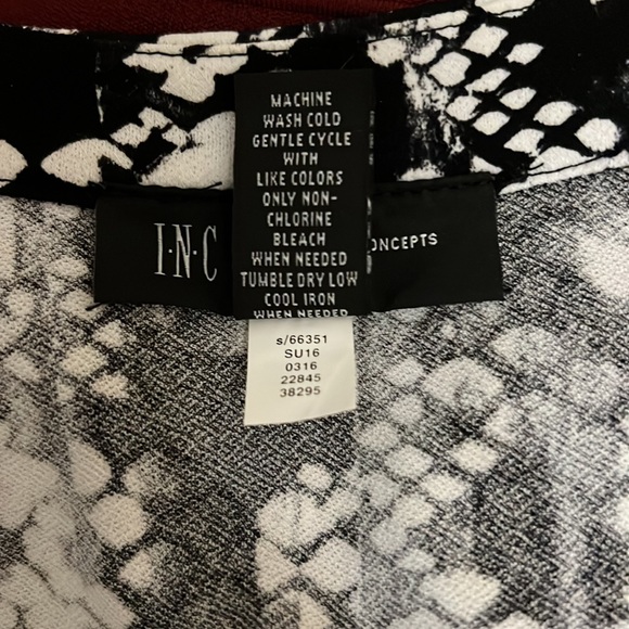 Inc International concepts black and white top - Picture 6 of 6